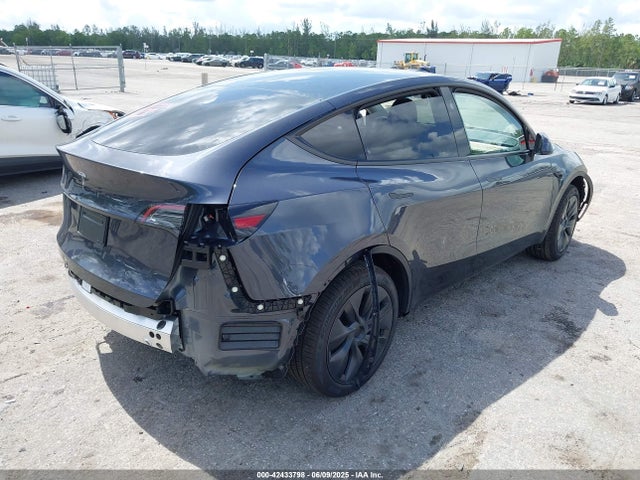 2025 TESLA MODEL Y 7SAYGDED8SA371543 Photo 3