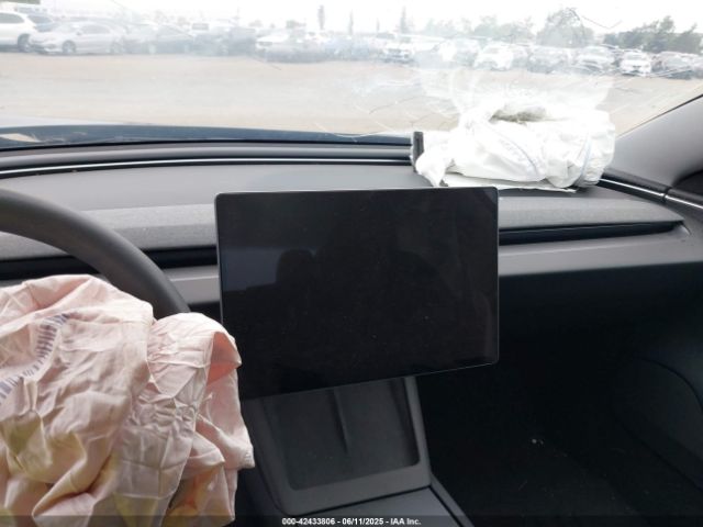 5YJ3E1EAXRF743950 Tesla MODEL 3