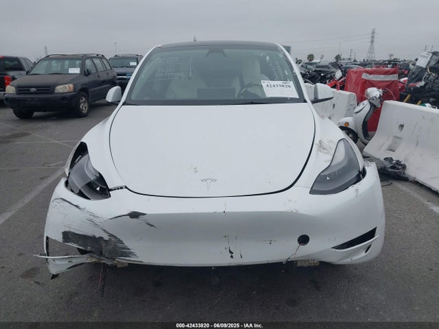 2023 TESLA MODEL Y 7SAYGDEE5PF624272 Photo 9