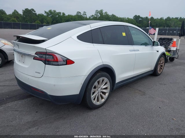 2017 TESLA MODEL X 5YJXCDE25HF052244 Photo 3