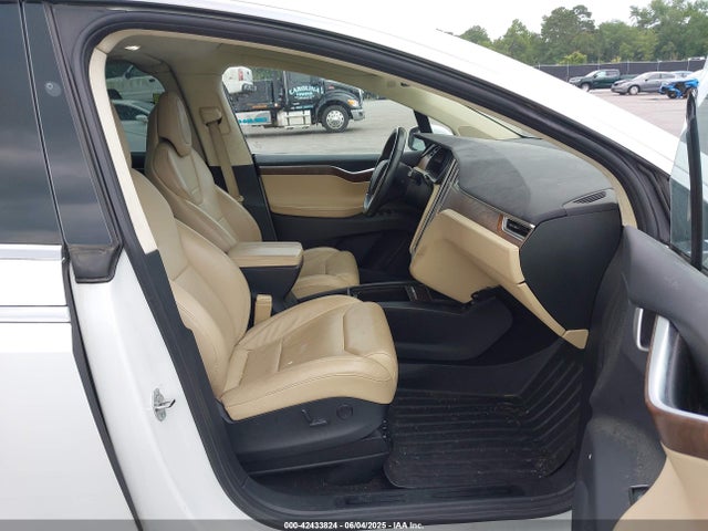 2017 TESLA MODEL X 5YJXCDE25HF052244 Photo 4