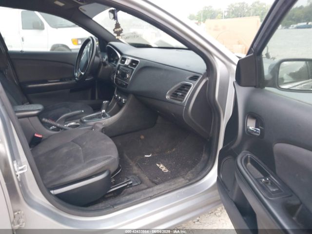 2013 CHRYSLER 200 1C3CCBBB2DN570108 Photo 4