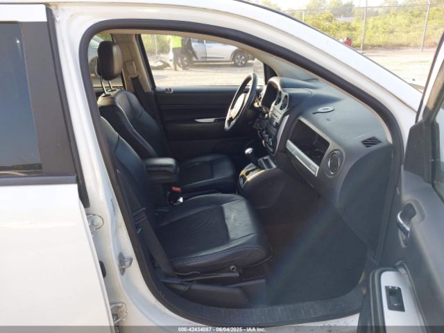 1C4NJDEB9ED885917 Jeep Compass Latitude