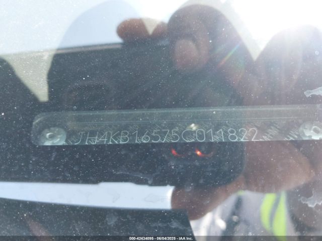 2005 ACURA RL JH4KB16575C011822 Photo 8