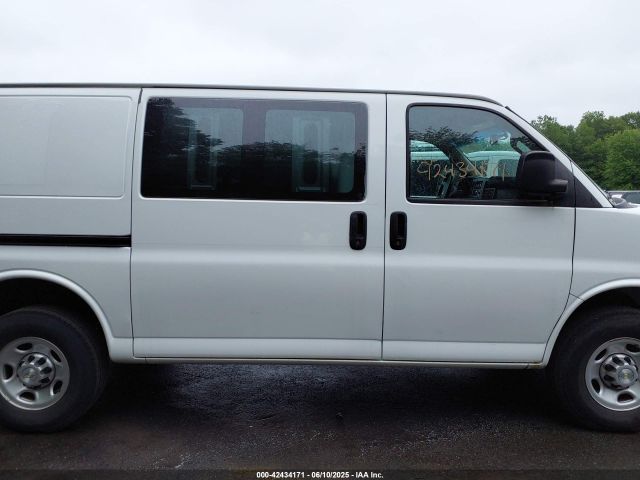 1GCWGAF7XM1179003 Chevrolet Express Cargo Rwd 2500 Regular Wheelbase Wt