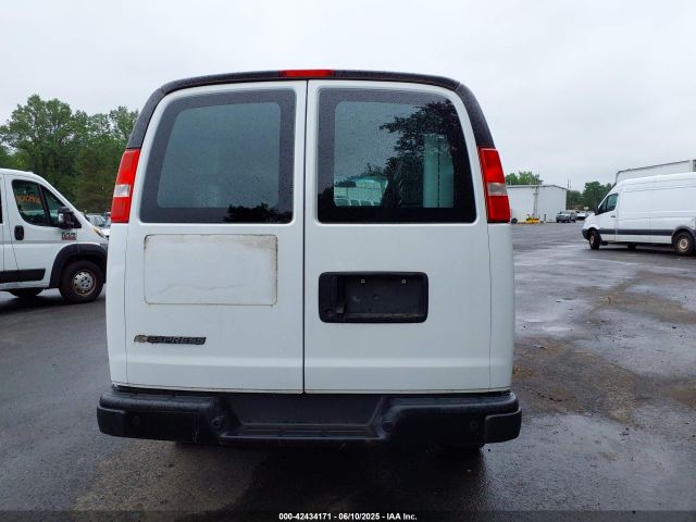 1GCWGAF7XM1179003 Chevrolet Express Cargo Rwd 2500 Regular Wheelbase Wt