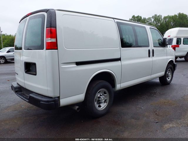 1GCWGAF7XM1179003 Chevrolet Express Cargo Rwd 2500 Regular Wheelbase Wt