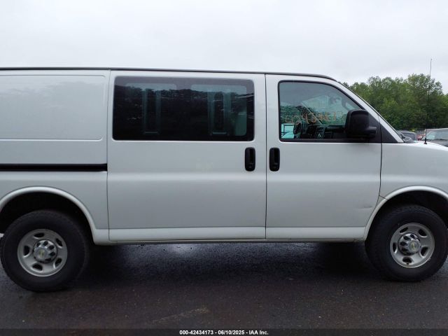 1GCWGAF75N1274456 Chevrolet Express Cargo Rwd 2500 Regular Wheelbase Wt