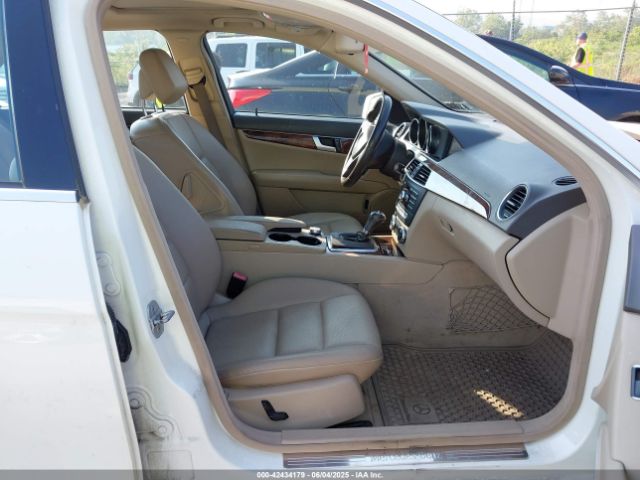 2012 MERCEDES-BENZ C 300 WDDGF8BB9CR192101 Photo 4