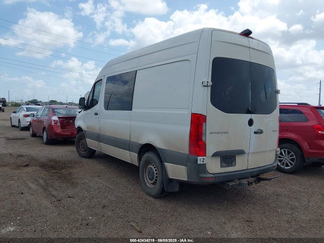 WD4PF0CD7KP088394 Mercedes-Benz om 642 with brake assist