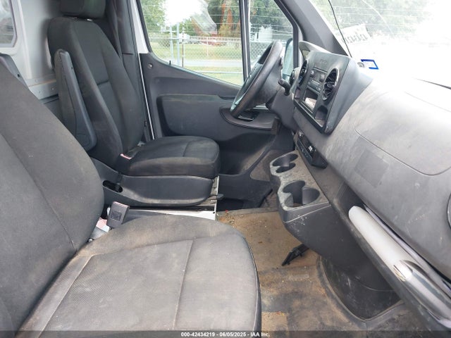 WD4PF0CD7KP088394 Mercedes-Benz om 642 with brake assist