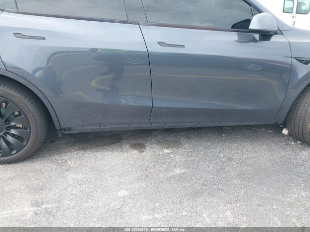 5YJYGDEE1LF009211 Tesla Model Y