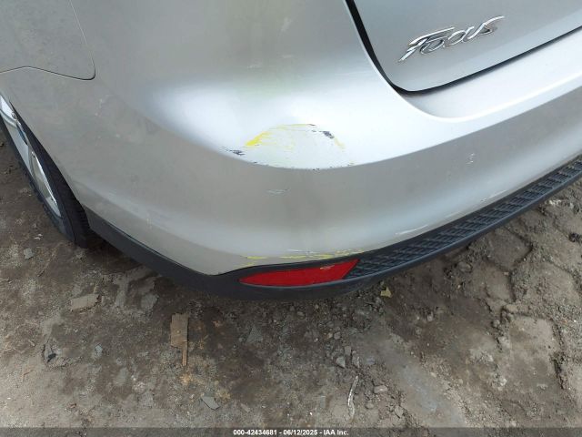 1FADP3F27EL154093 Ford FOCUS SE