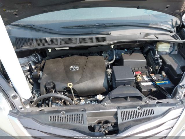 2017 TOYOTA SIENNA 5TDKZ3DC5HS806235 Photo 9