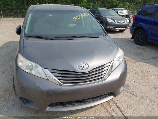 Toyota Sienna Le 8 Passenger 2017 5TDKZ3DC5HS806235 Image 12