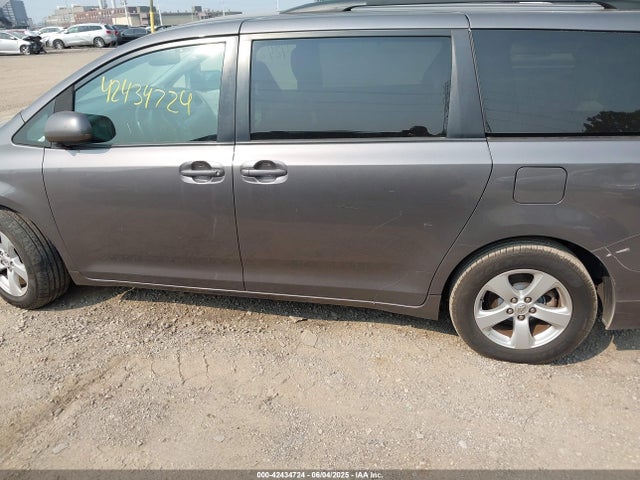 Toyota Sienna Le 8 Passenger 2017 5TDKZ3DC5HS806235 Image 14