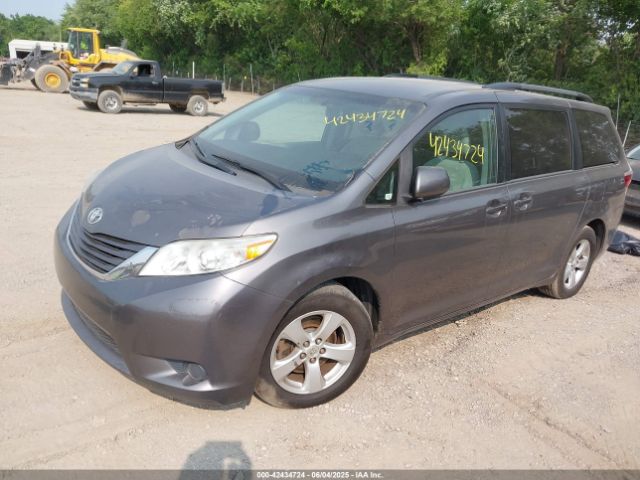 2017 TOYOTA SIENNA 5TDKZ3DC5HS806235 Photo 1