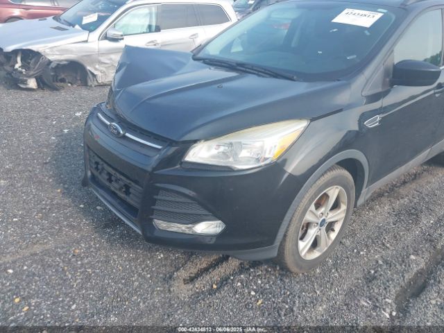 1FMCU9GX9FUA21483 Ford ESCAPE SE