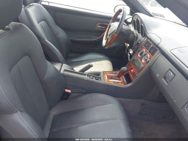 2003 MERCEDES-BENZ SLK 320 WDBKK65F83F275490 Photo 4