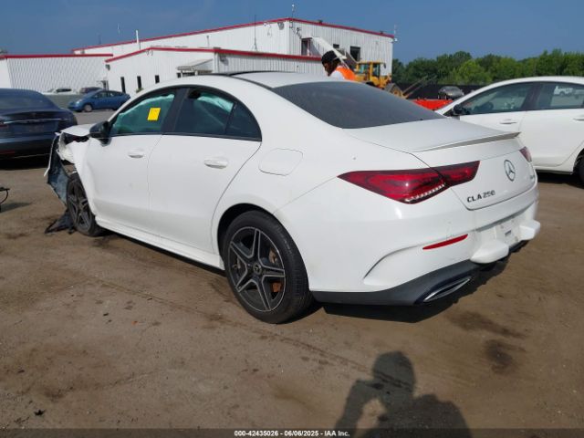 2020 MERCEDES-BENZ CLA 250 W1K5J4HB1LN122685 Photo 2