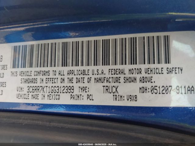 2016 RAM 1500 3C6RR7KT1GG312399 Photo 8
