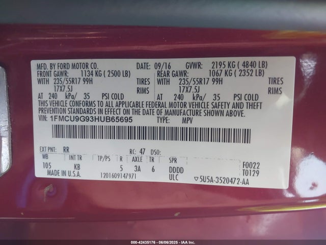 1FMCU9G93HUB65695 Ford 2017