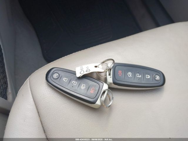 1FMCU9J91GUB28510 Ford Escape Titanium
