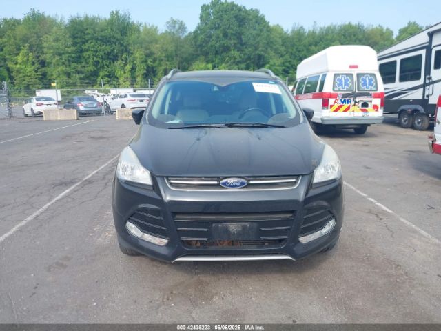 1FMCU9J91GUB28510 Ford Escape Titanium
