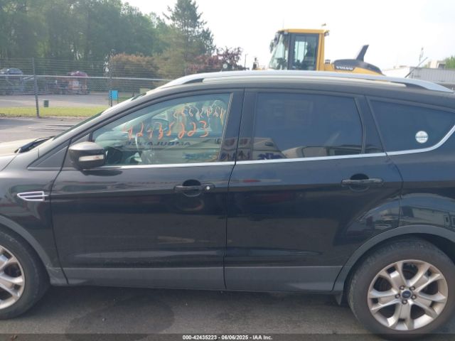 1FMCU9J91GUB28510 Ford Escape Titanium
