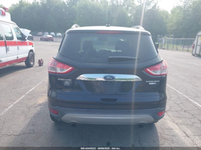 1FMCU9J91GUB28510 Ford Escape Titanium