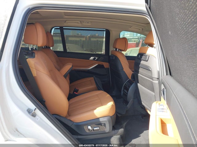 5UXCX4C54KLS38649 BMW X7 Xdrive50i