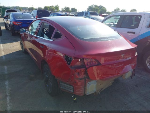 2018 TESLA MODEL 3 5YJ3E1EA5JF037831 Photo 2