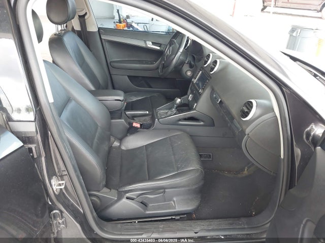 2011 AUDI A3 WAUBEAFM9BA016587 Photo 4
