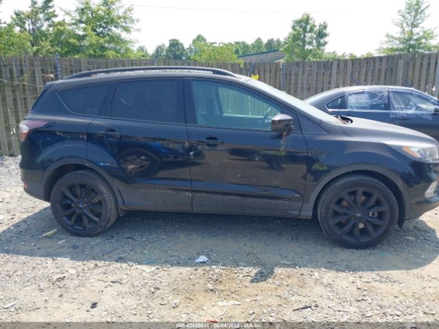 1FMCU9GD0JUB01561 Ford ESCAPE SE