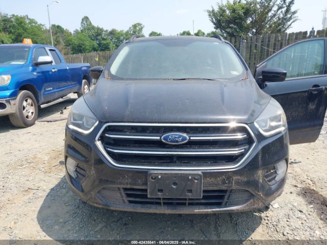 1FMCU9GD0JUB01561 Ford ESCAPE SE