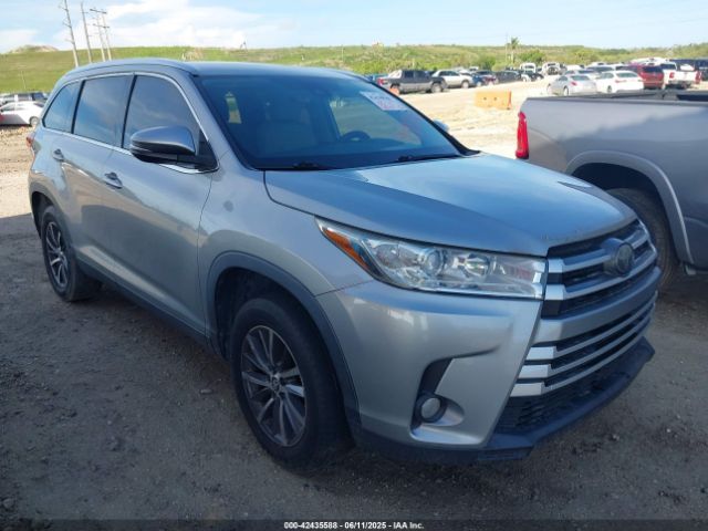 2019 TOYOTA HIGHLANDER 5TDKZRFH8KS552538