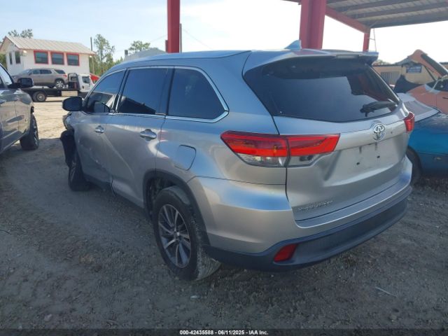 2019 TOYOTA HIGHLANDER 5TDKZRFH8KS552538 Photo 2