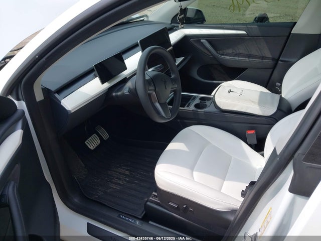 Продажа на аукционе авто 2023 Tesla Model Y Performance Dual Motor All-wheel Drive, vin: 7SAYGDEF6PF712384, номер лота: 42435746