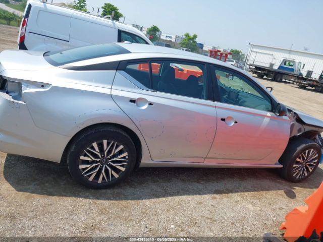 1N4BL4DW8RN423808 Nissan Altima Sv Intelligent Awd