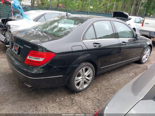 2013 MERCEDES-BENZ C 300 WDDGF8AB2DR274240 Photo 3
