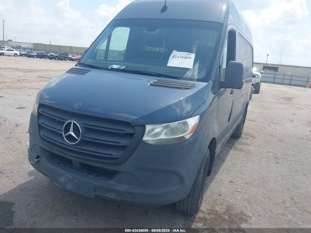 WD4PF0CD7KP061020 Mercedes-Benz om 642 with brake assist