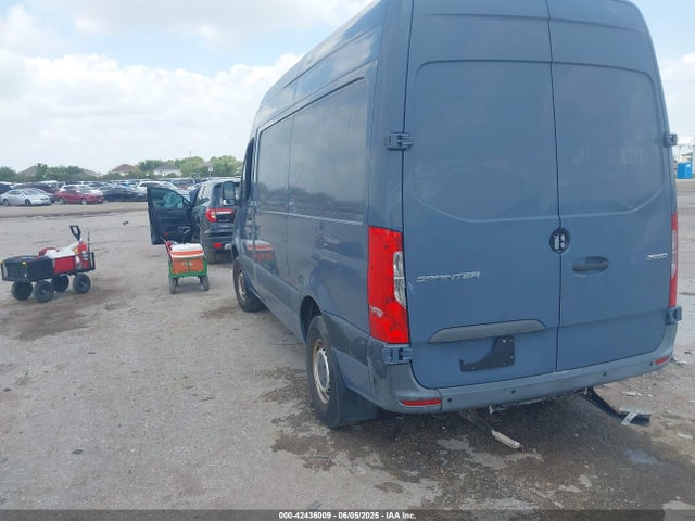 WD4PF0CD7KP061020 Mercedes-Benz om 642 with brake assist