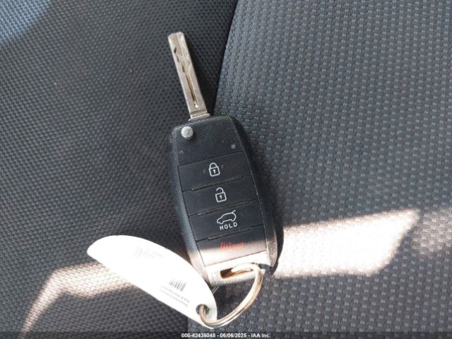 KNDPBCAC6E7564608 KIA Sportage Lx