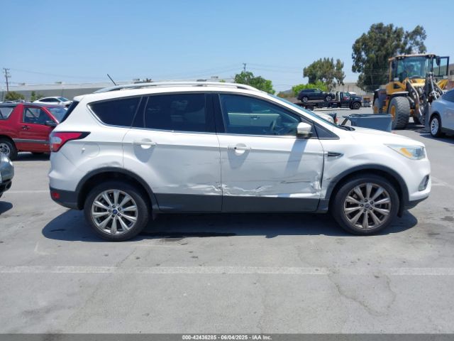 1FMCU0J94JUB26110 Ford Escape Titanium