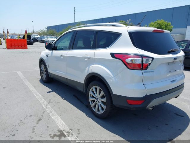 1FMCU0J94JUB26110 Ford Escape Titanium