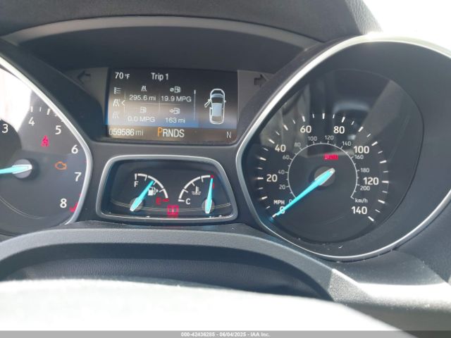1FMCU0J94JUB26110 Ford Escape Titanium