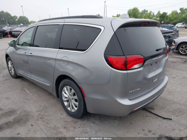 2017 CHRYSLER PACIFICA 2C4RC1BG3HR687894 Photo 2