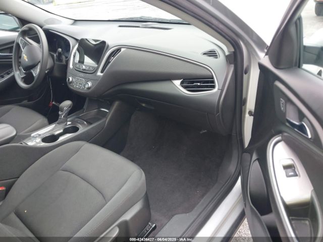 1G1ZD5ST7NF126207 Chevrolet Malibu Fwd Lt