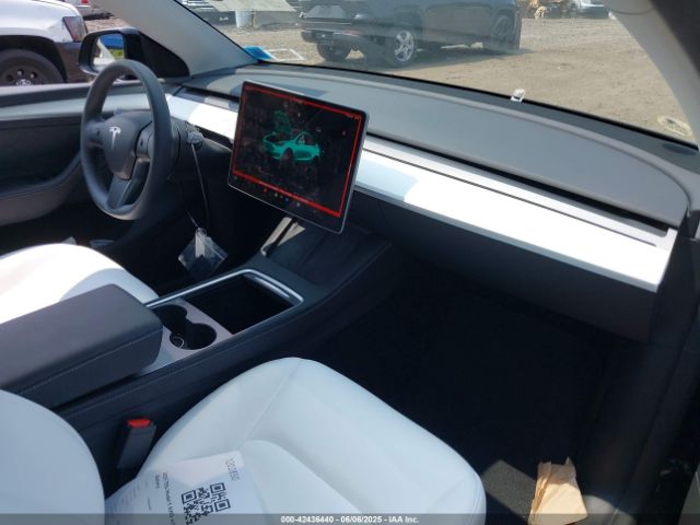7SAYGDEE4SA340623 Tesla Model Y