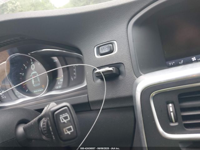 YV1612SB7F1208813 Volvo V60 T5 Premier